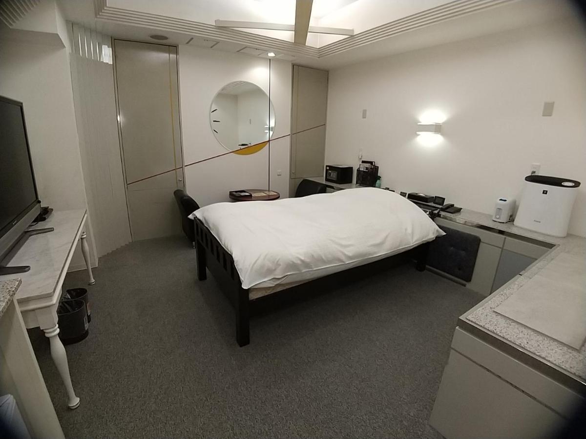 Hotel Beni East (Adults Only) โอซาก้า ภายนอก รูปภาพ