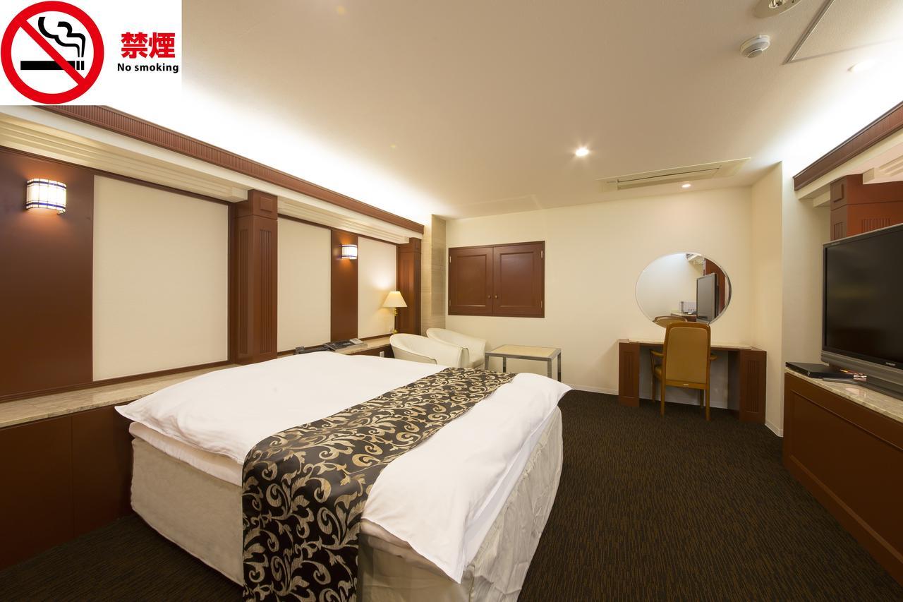 Hotel Beni East (Adults Only) โอซาก้า ภายนอก รูปภาพ